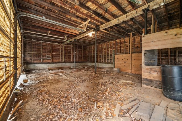 55796 92nd Avenue, Dowagiac, MI 49047