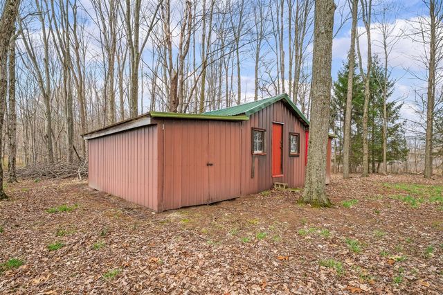 55796 92nd Avenue, Dowagiac, MI 49047