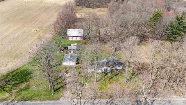 55796 92nd Avenue, Dowagiac, MI 49047