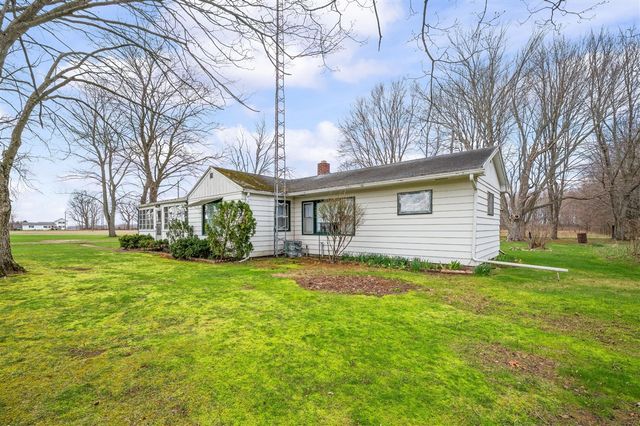 55796 92nd Avenue, Dowagiac, MI 49047