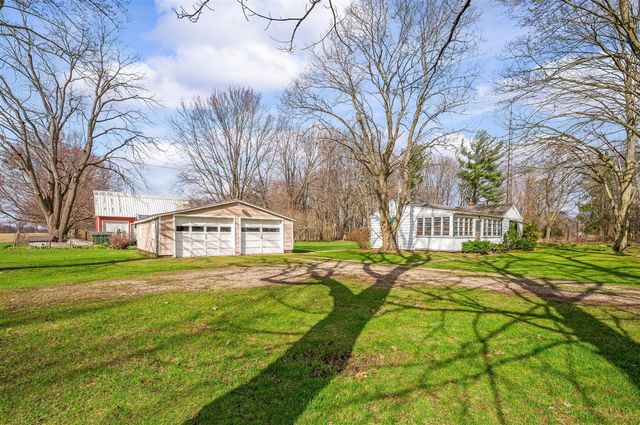 55796 92nd Avenue, Dowagiac, MI 49047