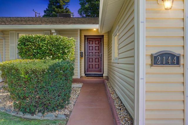 2144 Danbury Way, Rancho Cordova, CA 95670