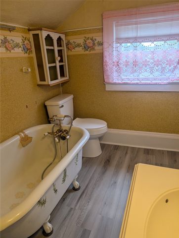 141 W 3RD Street, Waterford, PA 16441