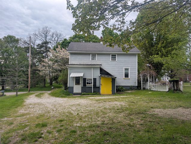 141 W 3RD Street, Waterford, PA 16441