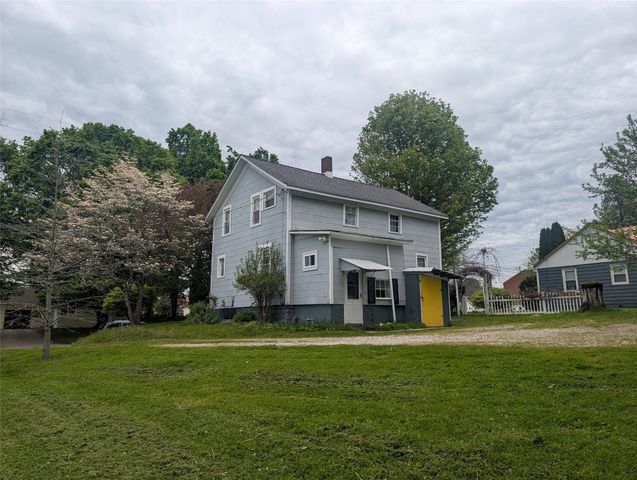 141 W 3RD Street, Waterford, PA 16441