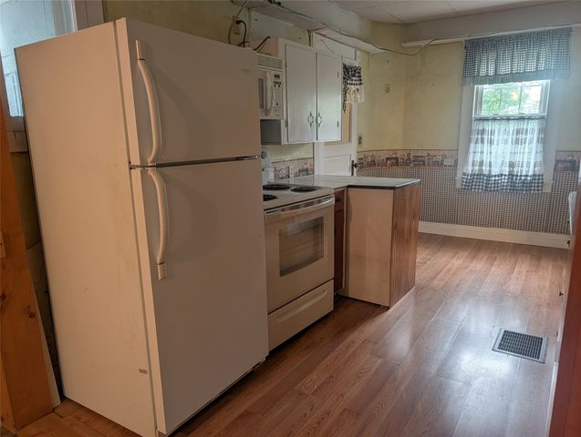 141 W 3RD Street, Waterford, PA 16441