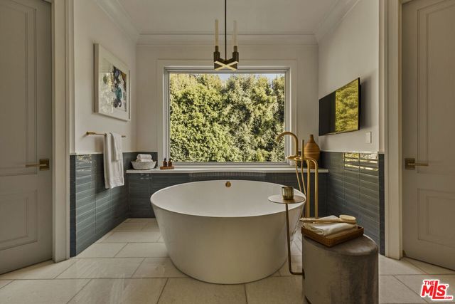 1000 N Norman Place, Los Angeles, CA 90049