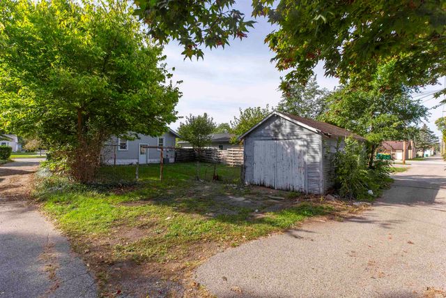 2412 Milburn Boulevard, Mishawaka, IN 46544