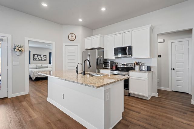 2914 Cottonwood Avenue, Wolfforth, TX 79382