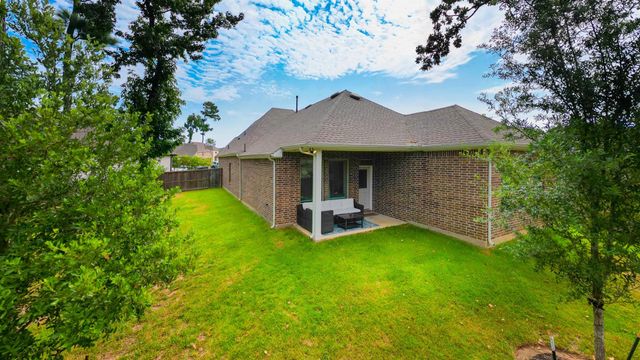 323 Fan Palm Court, Conroe, TX 77318
