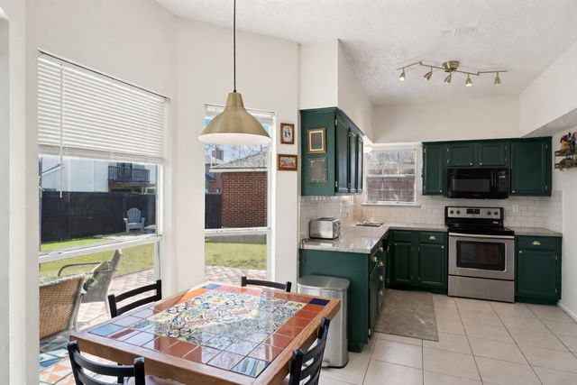 5309 Manhassett Drive, Arlington, TX 76018