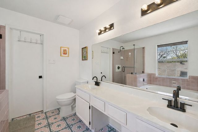 5309 Manhassett Drive, Arlington, TX 76018