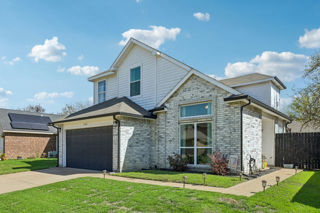 5309 Manhassett Drive, Arlington, TX 76018