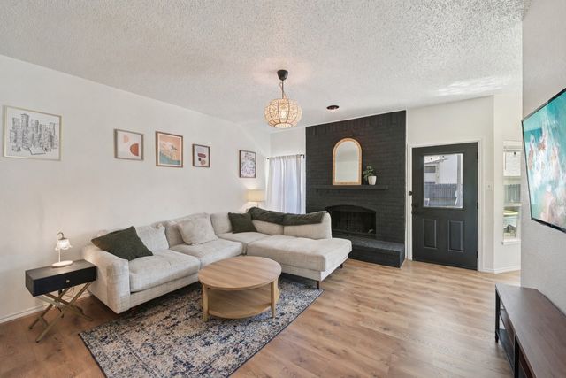 5309 Manhassett Drive, Arlington, TX 76018