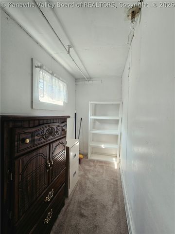 127 W Central Avenue, Belle, WV 25015