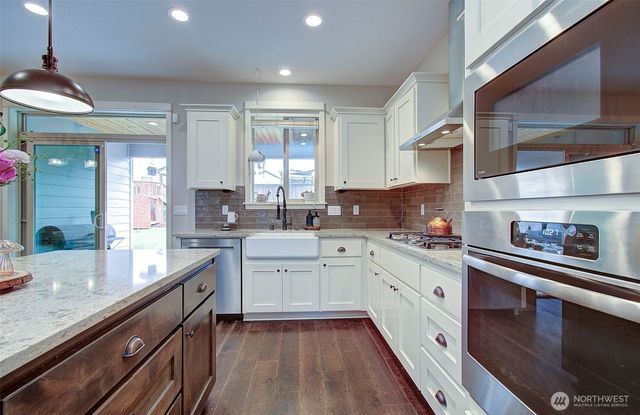2307 E 6th Street, La Center, WA 98629