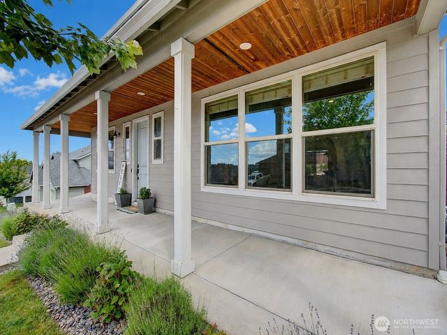 2307 E 6th Street, La Center, WA 98629