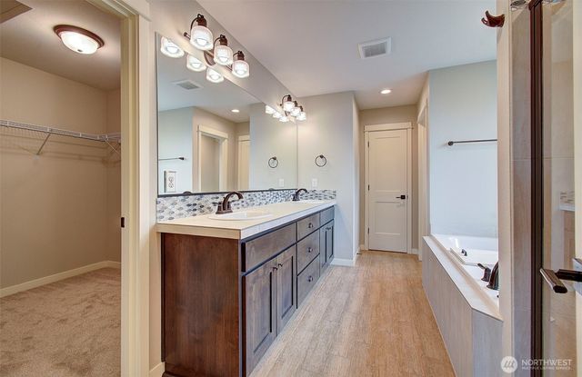 2307 E 6th Street, La Center, WA 98629