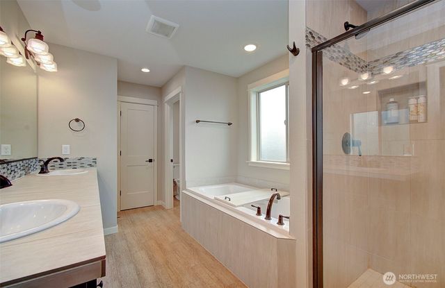 2307 E 6th Street, La Center, WA 98629