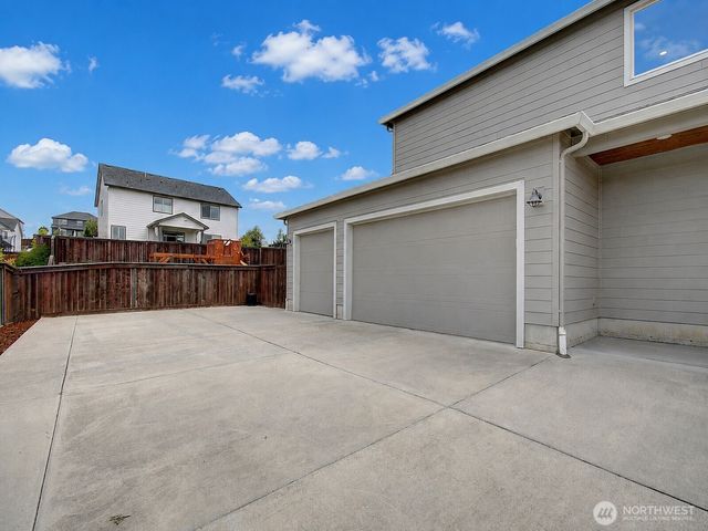 2307 E 6th Street, La Center, WA 98629