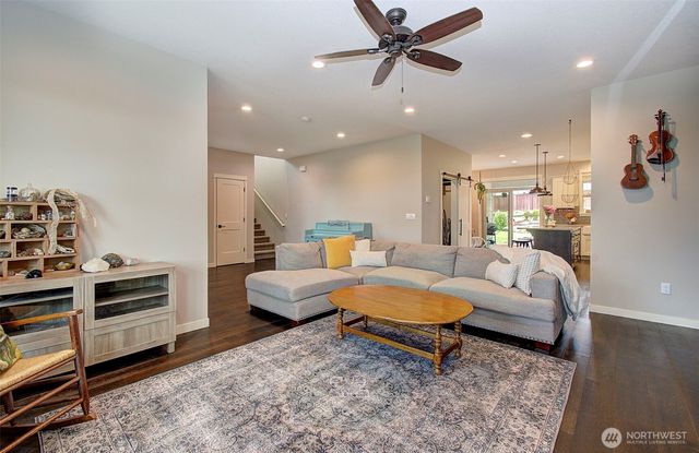 2307 E 6th Street, La Center, WA 98629