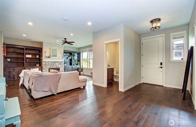 2307 E 6th Street, La Center, WA 98629