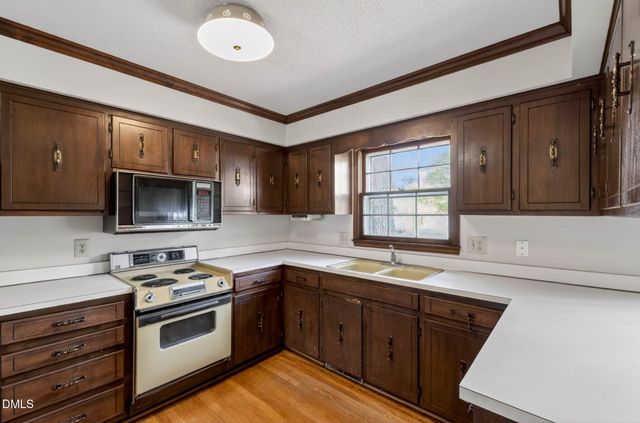 3001 Glen Burnie Drive, Raleigh, NC 27607