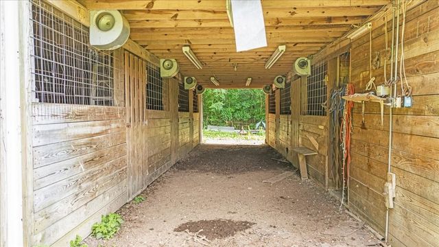 431 Jack Thomas Dr, Manchester, TN 37355