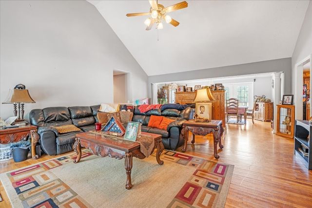 431 Jack Thomas Dr, Manchester, TN 37355