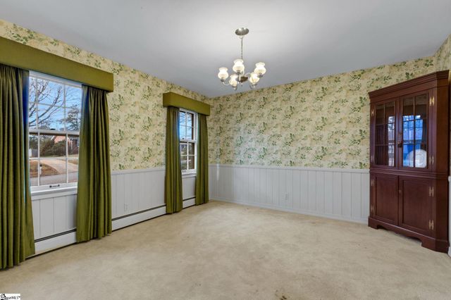 8 Roe Court, Greenville, SC 29617