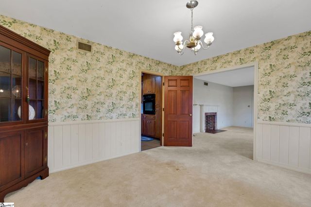 8 Roe Court, Greenville, SC 29617