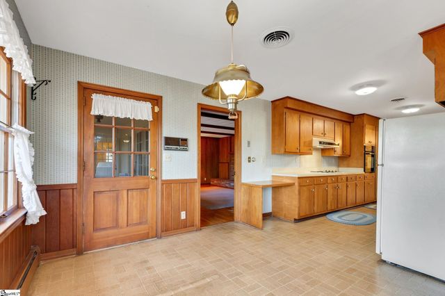 8 Roe Court, Greenville, SC 29617