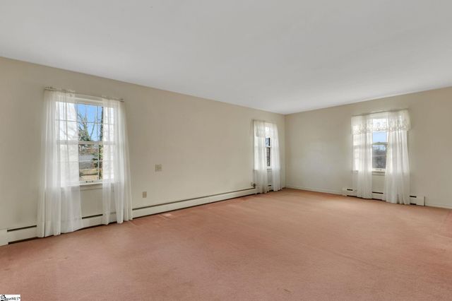 8 Roe Court, Greenville, SC 29617