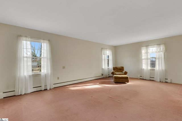 8 Roe Court, Greenville, SC 29617