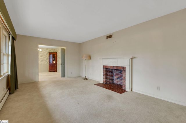 8 Roe Court, Greenville, SC 29617