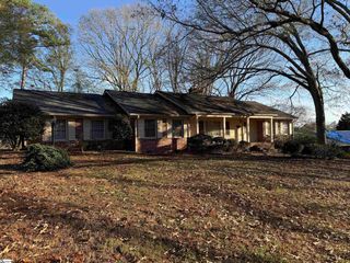 8 Roe Court, Greenville, SC 29617