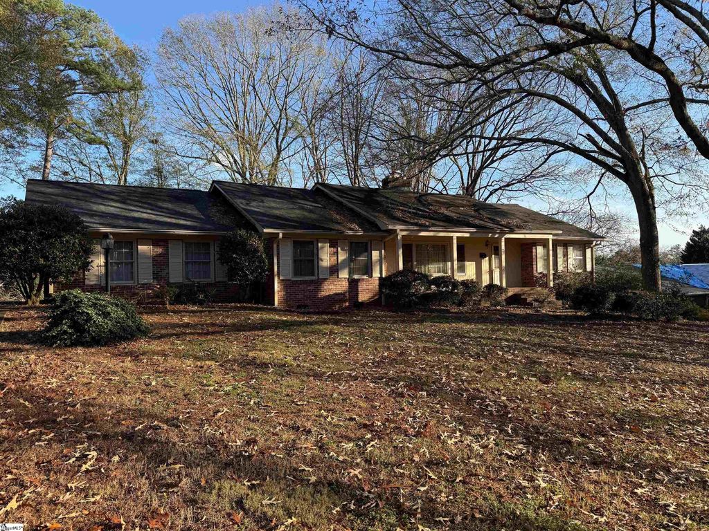 8 Roe Court, Greenville, SC 29617