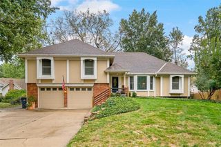 1212 S Lennox Drive, Olathe, KS 66062