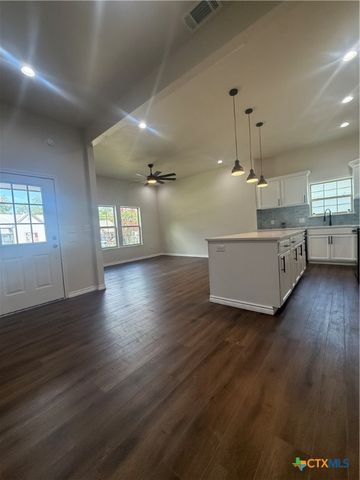 809 N Main Street, Temple, TX 76501