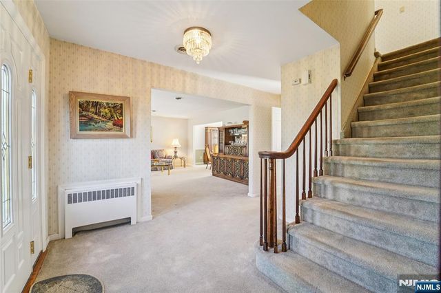 657 Lincoln Avenue, Glen Rock, NJ 07452