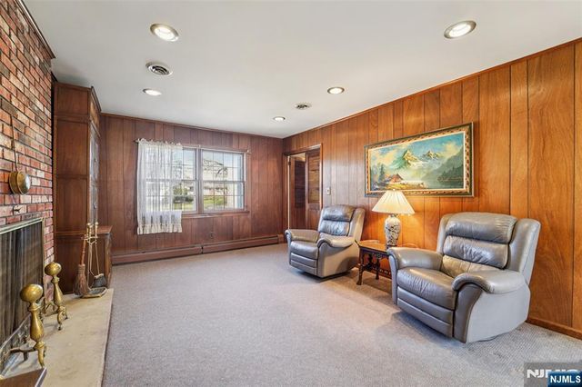 657 Lincoln Avenue, Glen Rock, NJ 07452