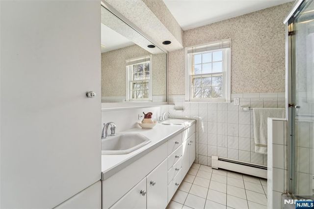 657 Lincoln Avenue, Glen Rock, NJ 07452