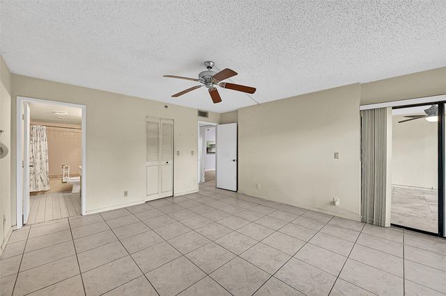 2206 S Cypress Bend Drive 102, Pompano Beach, FL 33069