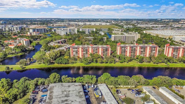2206 S Cypress Bend Drive 102, Pompano Beach, FL 33069