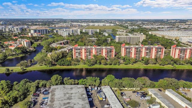 2206 S Cypress Bend Drive 102, Pompano Beach, FL 33069
