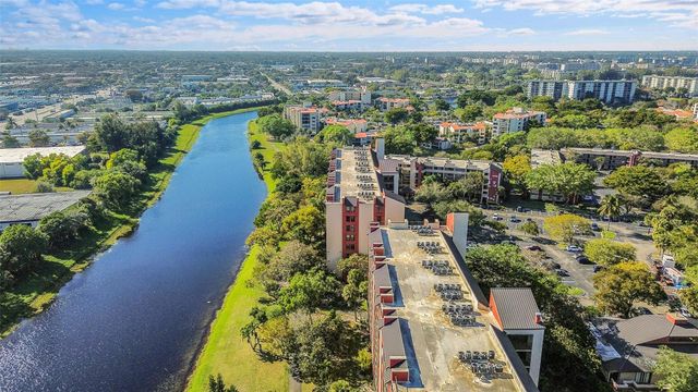 2206 S Cypress Bend Drive 102, Pompano Beach, FL 33069