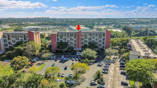 2206 S Cypress Bend Drive 102, Pompano Beach, FL 33069