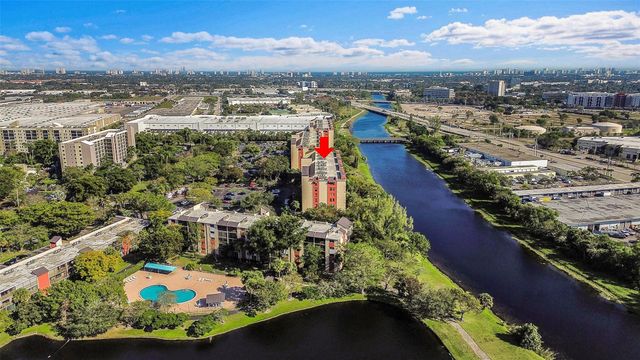 2206 S Cypress Bend Drive 102, Pompano Beach, FL 33069