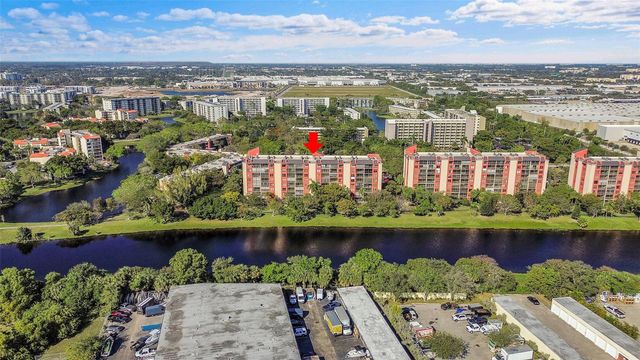 2206 S Cypress Bend Drive 102, Pompano Beach, FL 33069