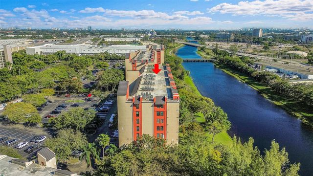 2206 S Cypress Bend Drive 102, Pompano Beach, FL 33069